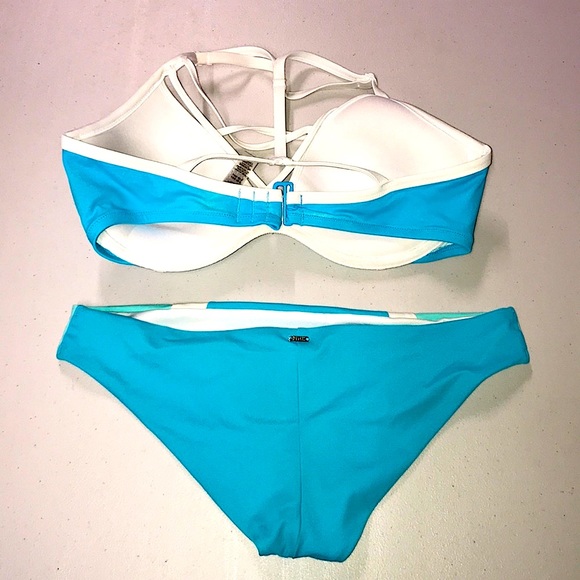 PINK Victoria’s Secret Bikini - Picture 3 of 4